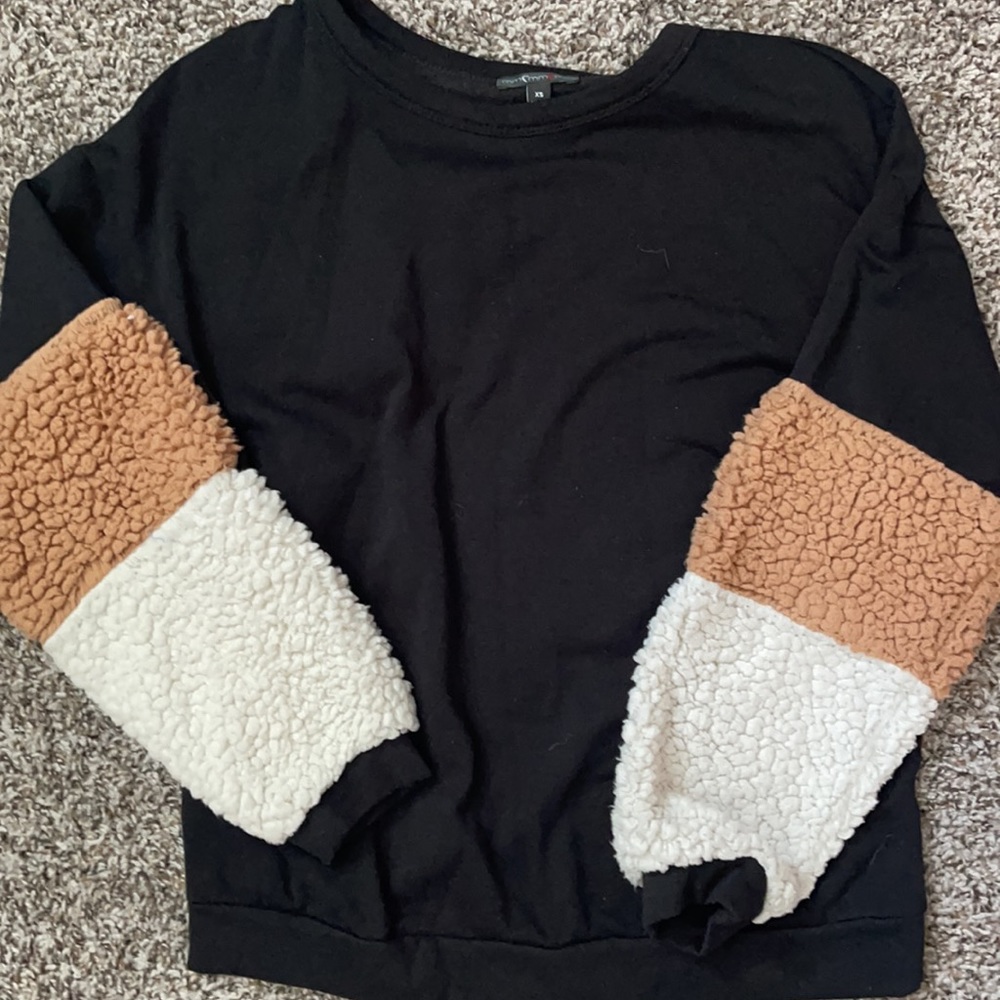 Two sweaters! - Picture 4 of 5